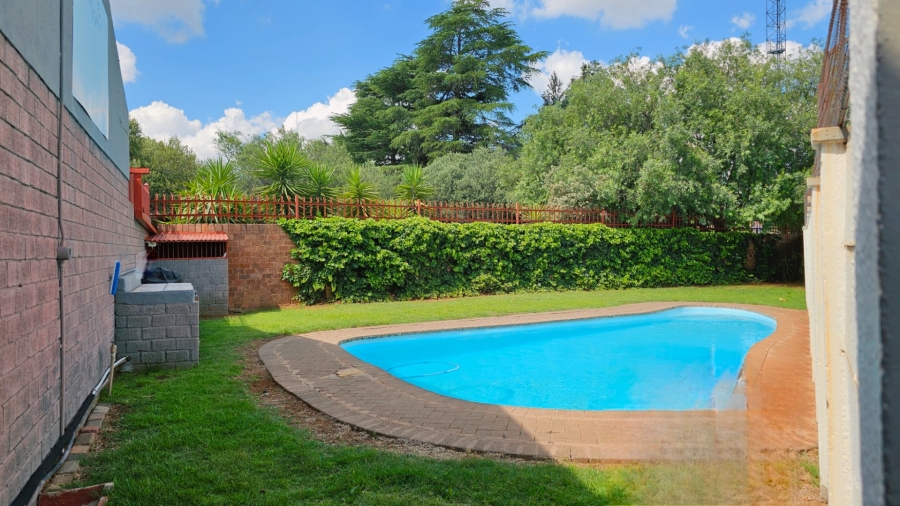 3 Bedroom Property for Sale in Langenhovenpark Free State